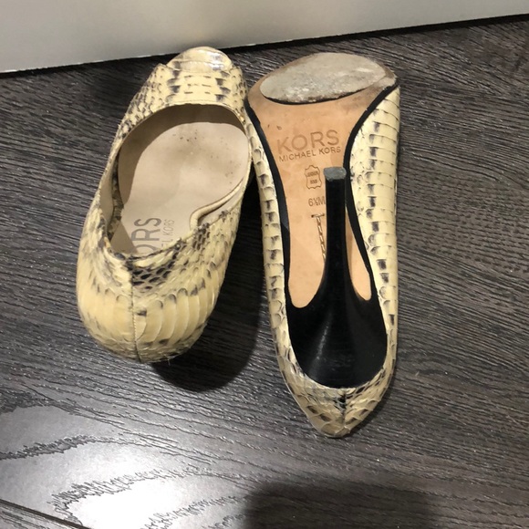 Kors by Michael Kors snakeskin 👠 - Picture 4 of 4